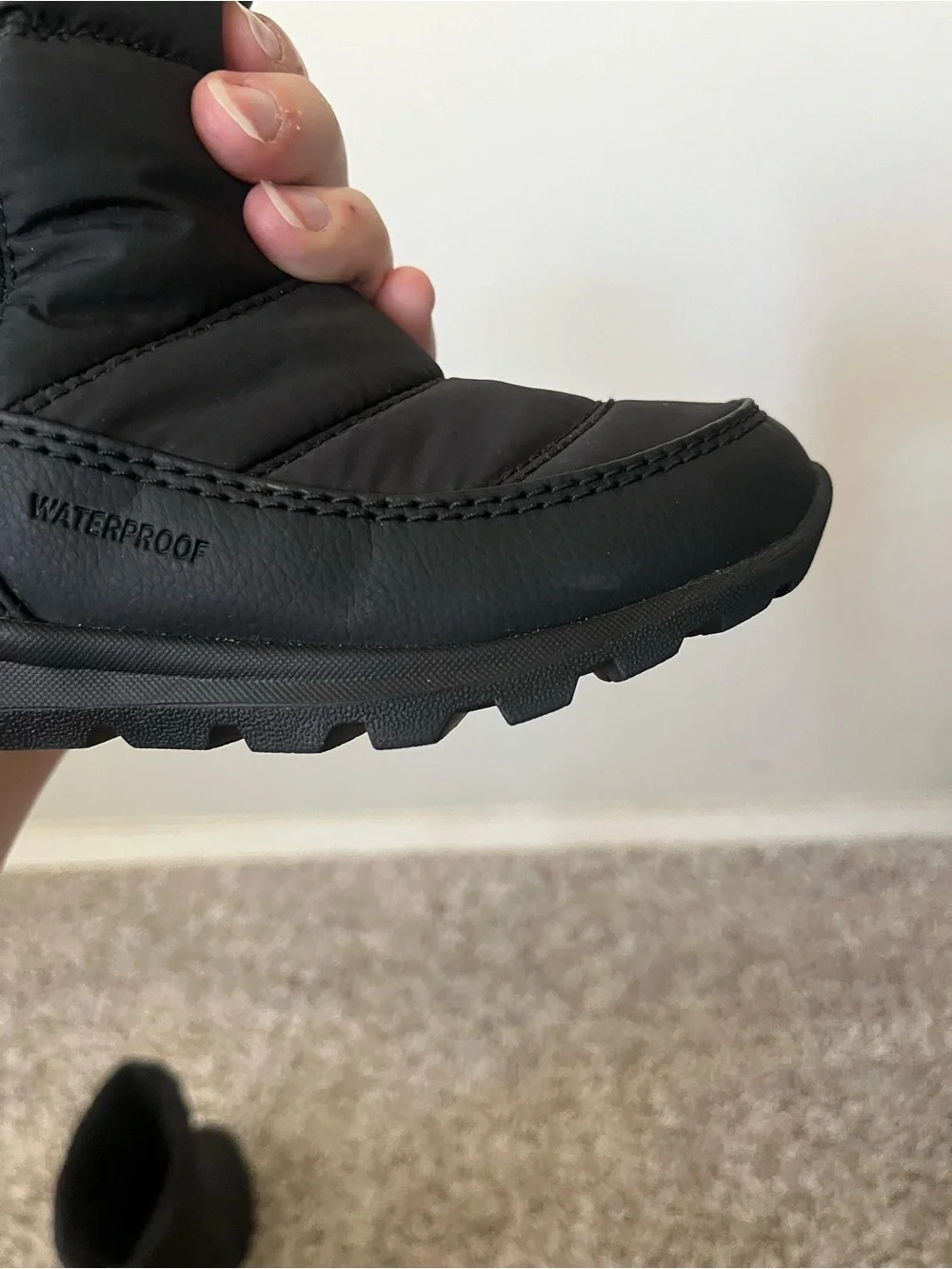 Sorel Black Quilted Slip-On Winter Boots in Black Children Size 11 NWOT